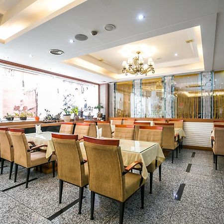 Fiore Hotel Gumi ภายนอก รูปภาพ