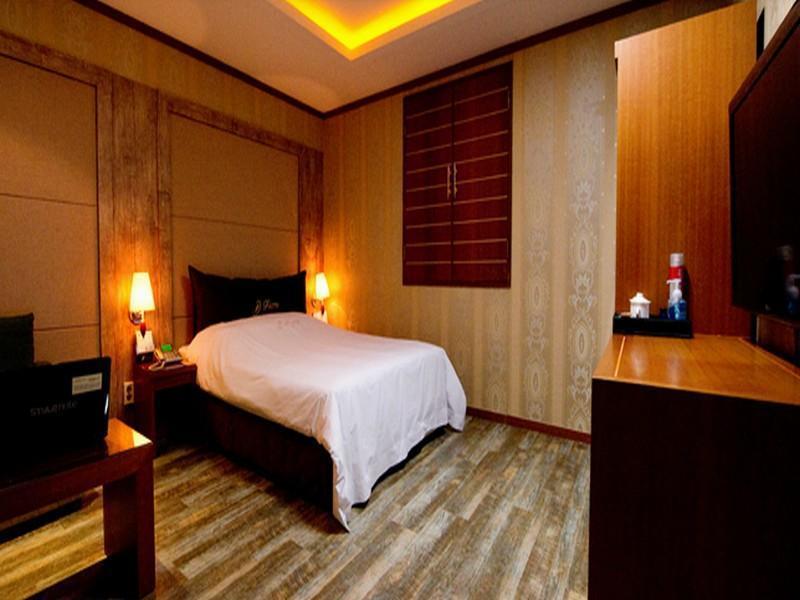 Fiore Hotel Gumi ภายนอก รูปภาพ