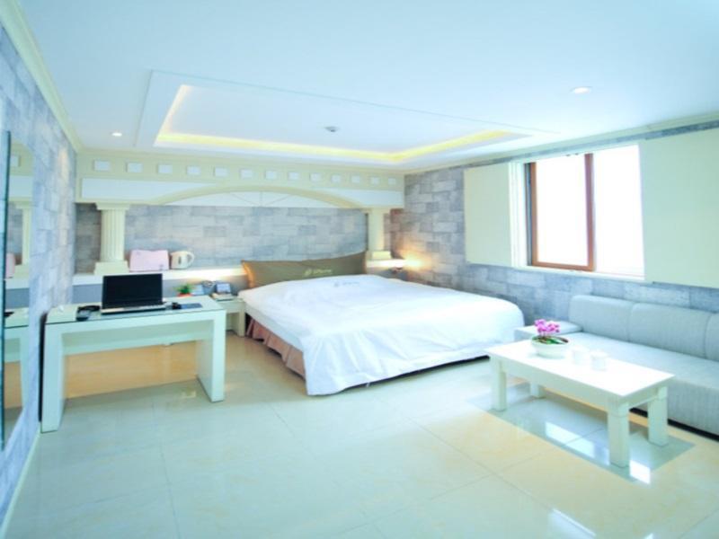 Fiore Hotel Gumi ภายนอก รูปภาพ
