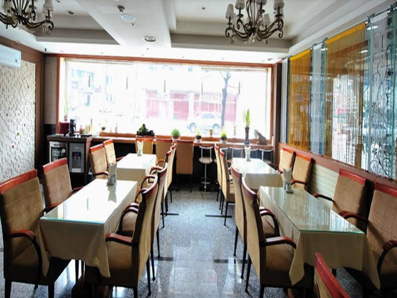 Fiore Hotel Gumi ภายนอก รูปภาพ