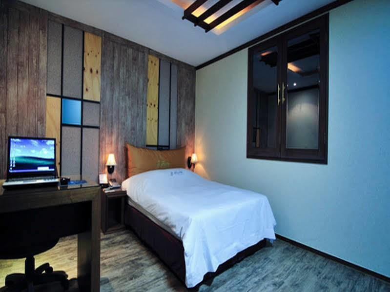 Fiore Hotel Gumi ภายนอก รูปภาพ