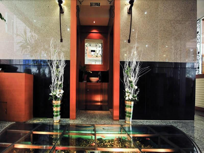 Fiore Hotel Gumi ภายนอก รูปภาพ