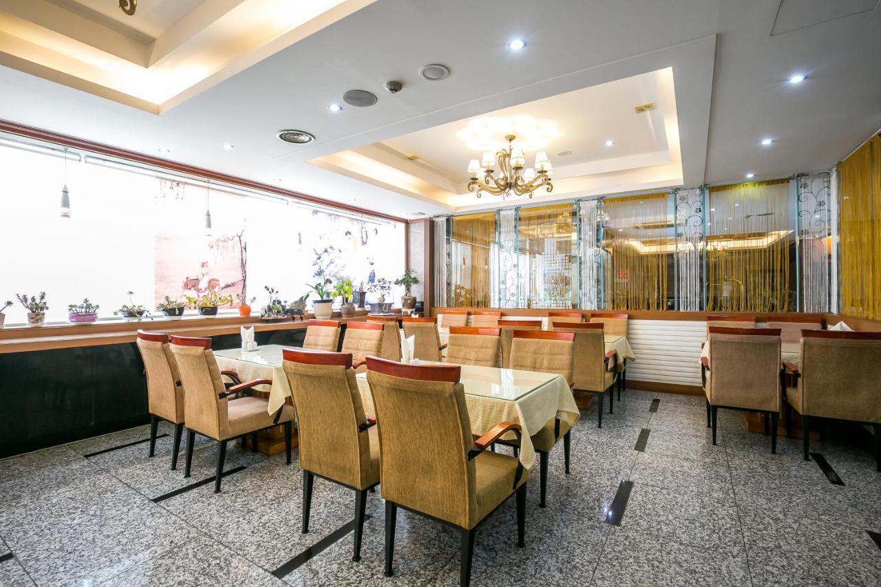 Fiore Hotel Gumi ภายนอก รูปภาพ