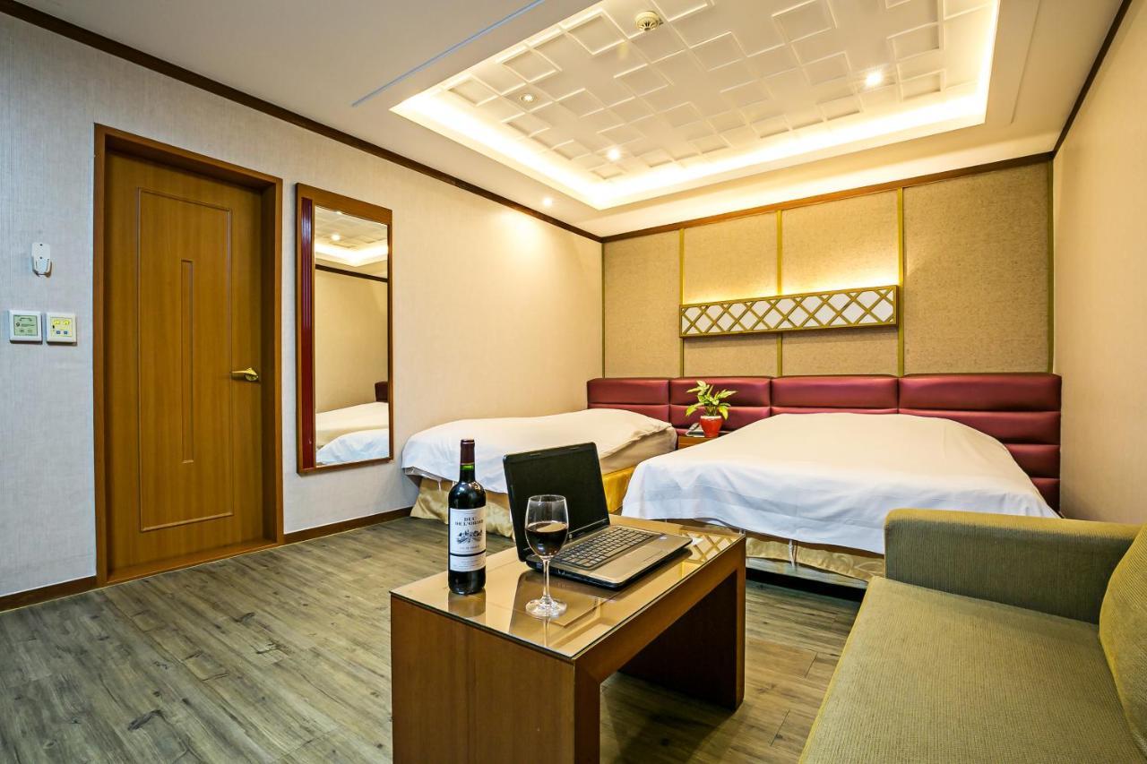 Fiore Hotel Gumi ภายนอก รูปภาพ